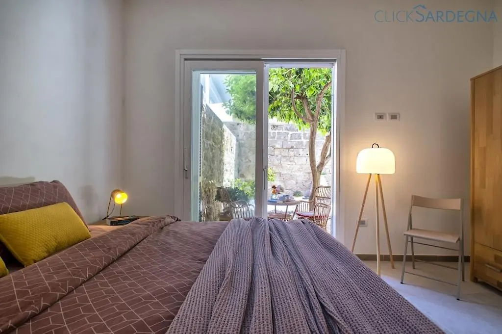 Neptune Waterfront Apartment: Alghero Seaside Retreat Apartment