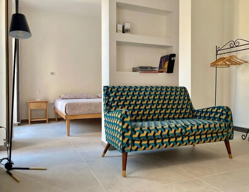 Neptune Waterfront Apartment: Alghero Seaside Retreat