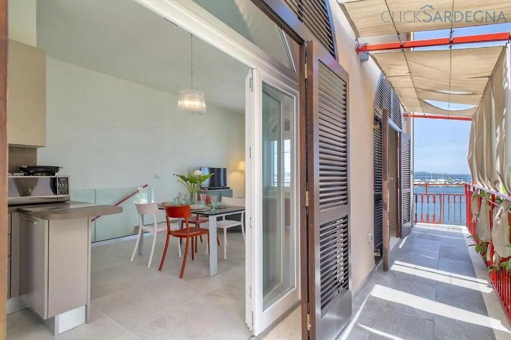 Neptune Waterfront Apartment: Alghero Seaside Retreat Apartment